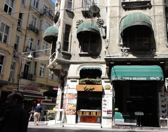 M&N Cafe & Brasserie